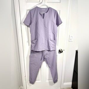 NWT MANDALA Scrub Set in Ube Size Medium